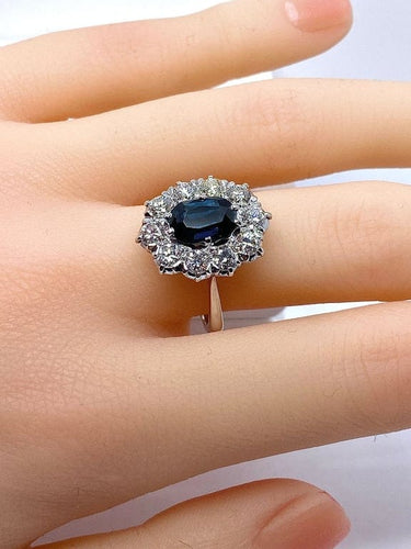 Bague 55 Bague marguerite en or blanc 18 carats, saphir 2,11 ct et diamants 58 Facettes AB431