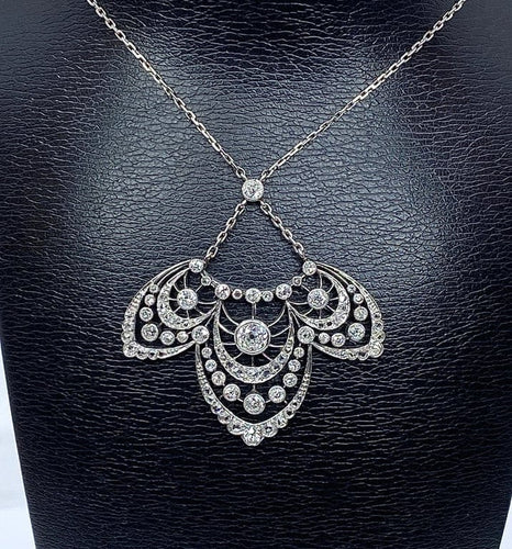 Collier Collier pendentif époque 1900 en platine et diamants 58 Facettes AB436