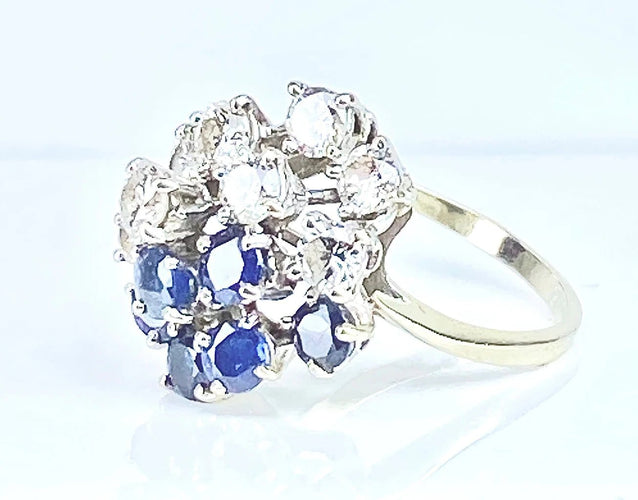 Bague 53 Bague bouquet en or blanc 18 carats, saphirs et diamants 58 Facettes AB455 bis