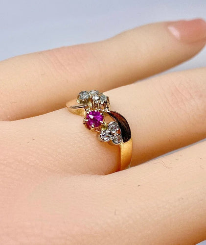 Bague 49 Bague en or 18 carats, diamants et rubis, époque 1900 58 Facettes AB490