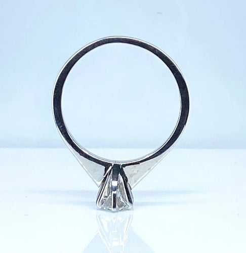 Bague 50 Bague solitaire en or blanc 18 carats et diamant 0,50 ct 58 Facettes AB514