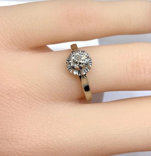 Bague 50.5 Bague solitaire en or blanc 18 carats et platine sertie d’un diamant 0,50 ct 58 Facettes AB536