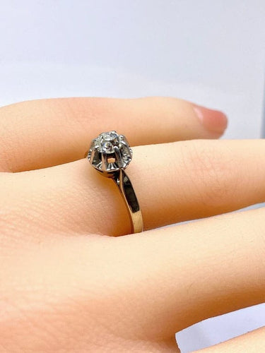Bague 50.5 Bague solitaire en or blanc 18 carats et platine sertie d’un diamant 0,50 ct 58 Facettes AB536
