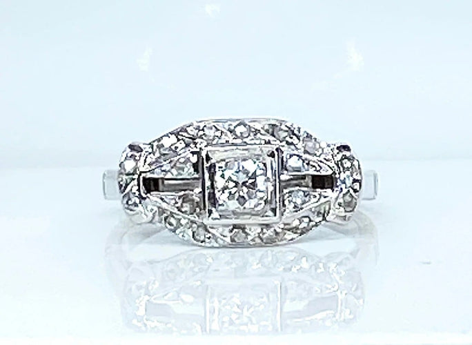 Bague 48 Bague Art déco en or blanc 18 carats et diamants 58 Facettes AB582