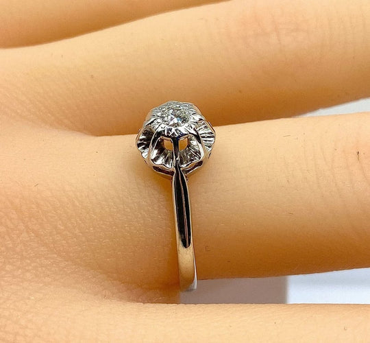 9f7de5a7-d08e-4ff6-7028-27f13cd8c800