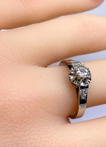 Bague 54 Bague solitaire en or blanc 18 carats et diamants 58 Facettes AB591bis