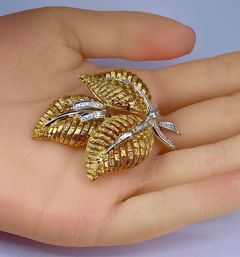 Broche Broche feuille en or jaune 18 carats et diamants 58 Facettes AB592bis
