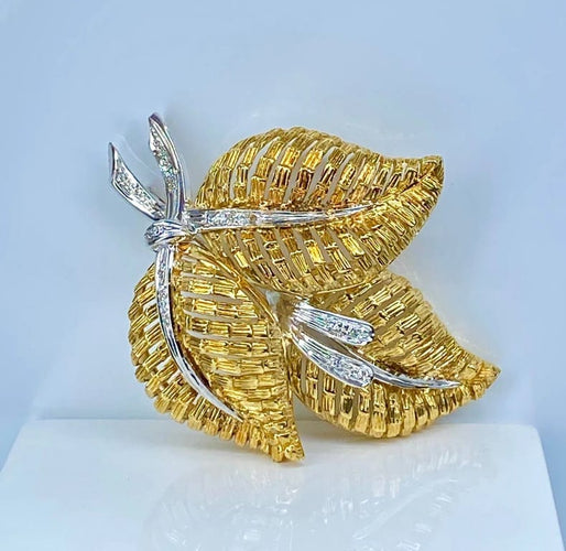 Broche Broche feuille en or jaune 18 carats et diamants 58 Facettes AB592bis