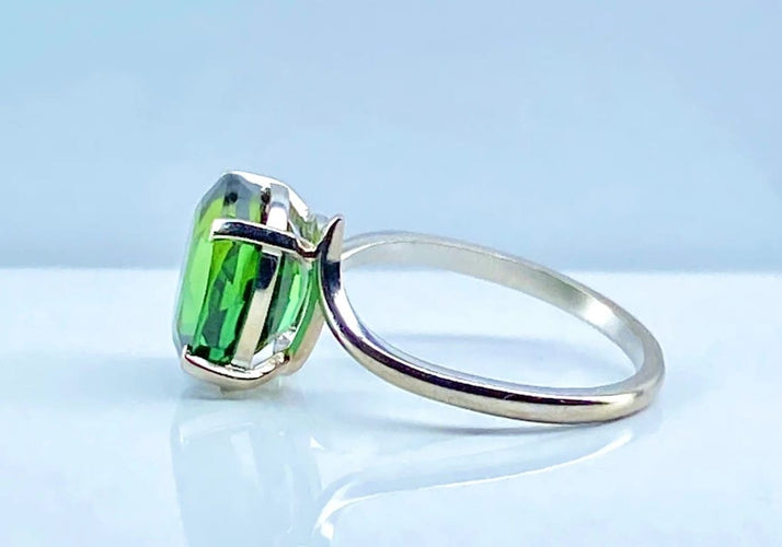 Bague 49 Bague en or blanc 18 carats à tourmaline verte 58 Facettes AB614