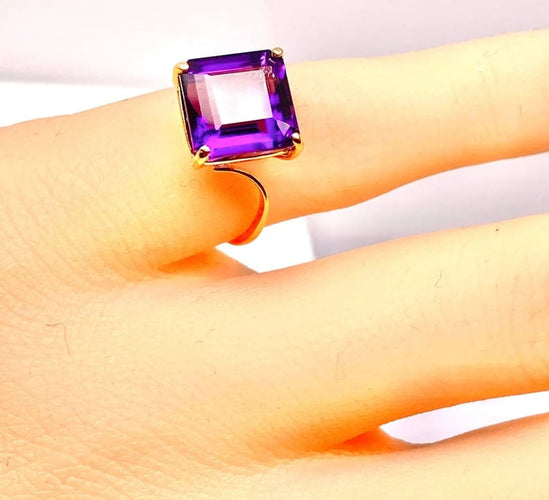 Bague 47 Bague en or jaune 18 carats avec améthyste carrée 58 Facettes AB616
