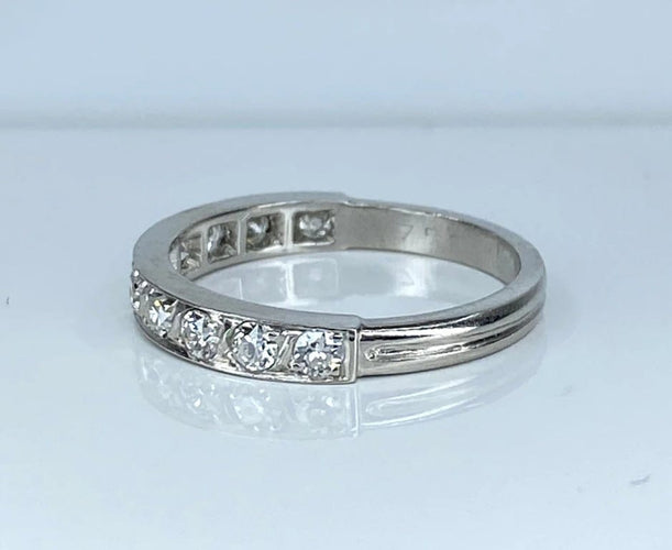 Bague 50 Demi-alliance - Bague en platine et diamants 58 Facettes AB615