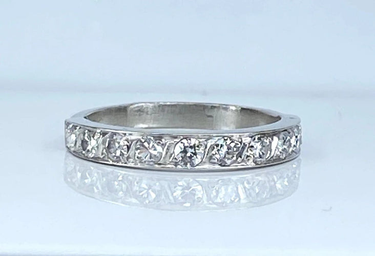 Bague 50 Demi-alliance - Bague en platine et diamants 58 Facettes AB615