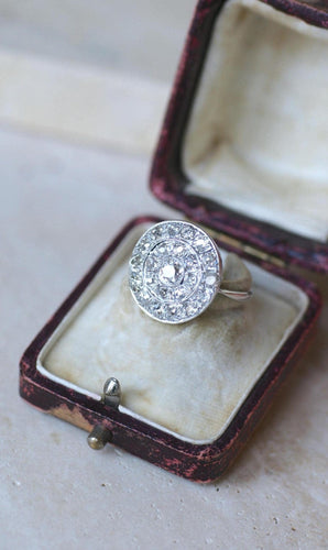 Bague 52.5 Art Déco - Bague cible ronde en or blanc et platine, diamants 58 Facettes