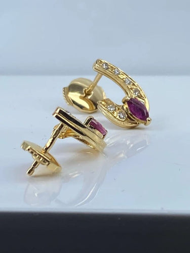 Boucles d'oreilles Boucles d’oreilles en or jaune 18 carats, diamants et pierres rouges 58 Facettes AB629