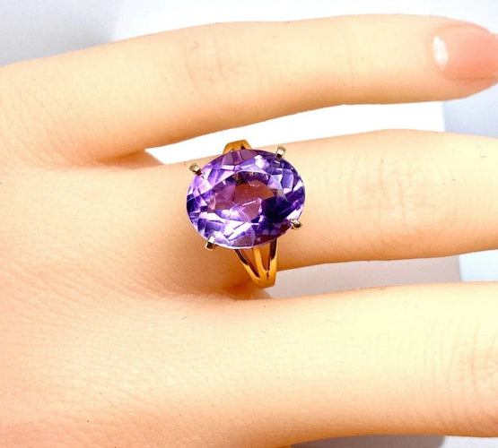 Bague 50 Bague en or jaune 18 carats à améthyste 58 Facettes AB647