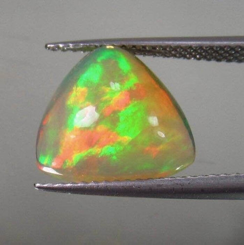Gemstone Opale de feu naturelle - Cabochon 4,70 ct 58 Facettes 332
