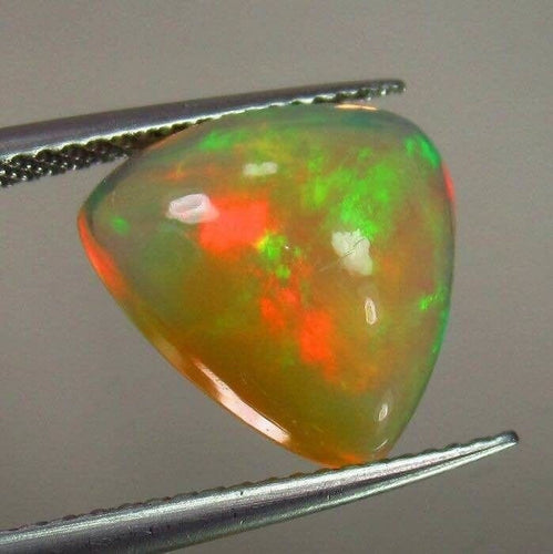 Gemstone Opale de feu naturelle - Cabochon 4,70 ct 58 Facettes 332