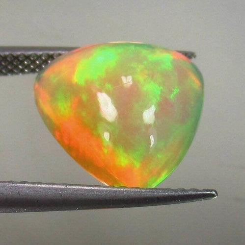 Gemstone Opale de feu naturelle - Cabochon 4,70 ct 58 Facettes 332
