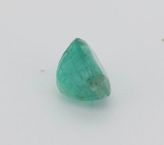 Gemstone Émeraude naturelle ovale 1,40 ct 58 Facettes 327