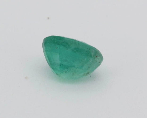Gemstone Émeraude naturelle ovale 1,40 ct 58 Facettes 327