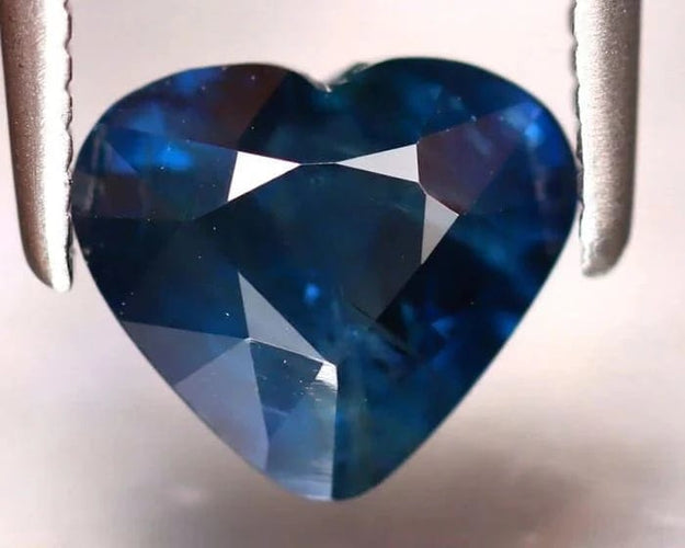 Gemstone Saphir bleu ovale chauffé 1,52 ct 58 Facettes 296
