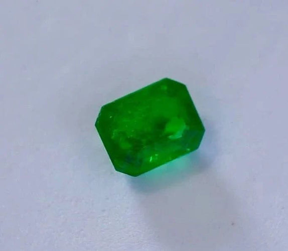 Gemstone Tsavorite 2,37 ct avec certificat GCI 58 Facettes 285