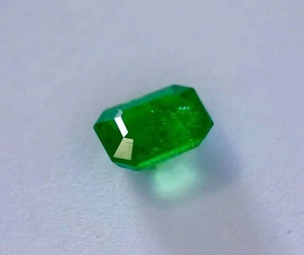 Gemstone Tsavorite 2,37 ct avec certificat GCI 58 Facettes 285