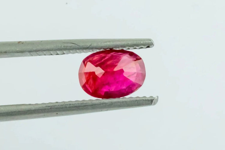 Gemstone Rubis naturel ovale 1,85 ct non chauffé de Birmanie 58 Facettes 246