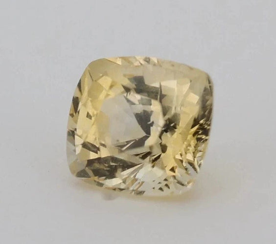 Gemstone Saphir jaune non chauffé 1,12 ct avec certificat CGL 58 Facettes 156