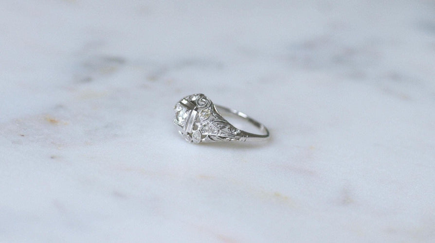 Bague 57 Art Déco - Bague dôme ajourée en or blanc et platine, diamants 58 Facettes