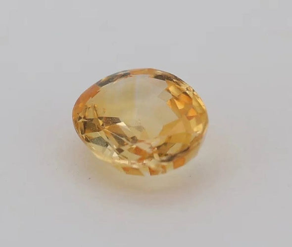 Gemstone Saphir jaune naturel non chauffé 0,94 ct, taille ovale 58 Facettes 157
