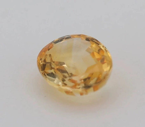 Gemstone Saphir jaune naturel non chauffé 0,94 ct, taille ovale 58 Facettes 157
