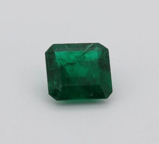 Gemstone Émeraude du Brésil 1,69 ct avec certificat GRS 58 Facettes 179