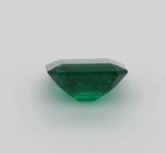 Gemstone Émeraude du Brésil 1,69 ct avec certificat GRS 58 Facettes 179
