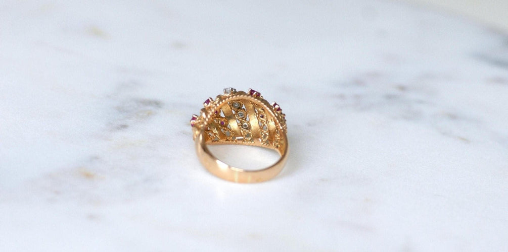Bague 56.5 Bague boule torsadée diamants et rubis en or jaune 58 Facettes