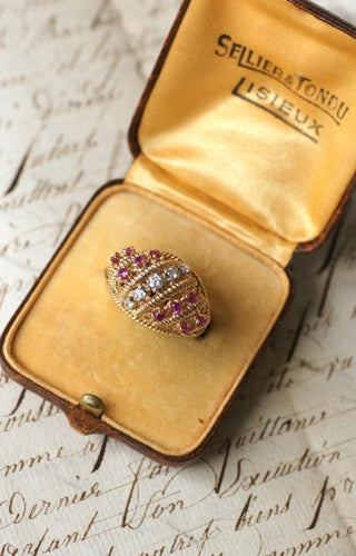 Bague 56.5 Bague boule torsadée diamants et rubis en or jaune 58 Facettes