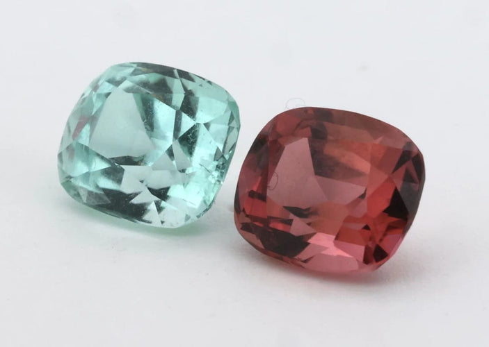Gemstone Paire de tourmalines bleu lagon et rubellites coussin 3,05 ct 58 Facettes 205