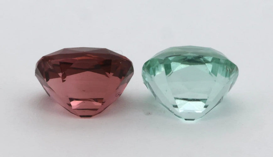 Gemstone Paire de tourmalines bleu lagon et rubellites coussin 3,05 ct 58 Facettes 205