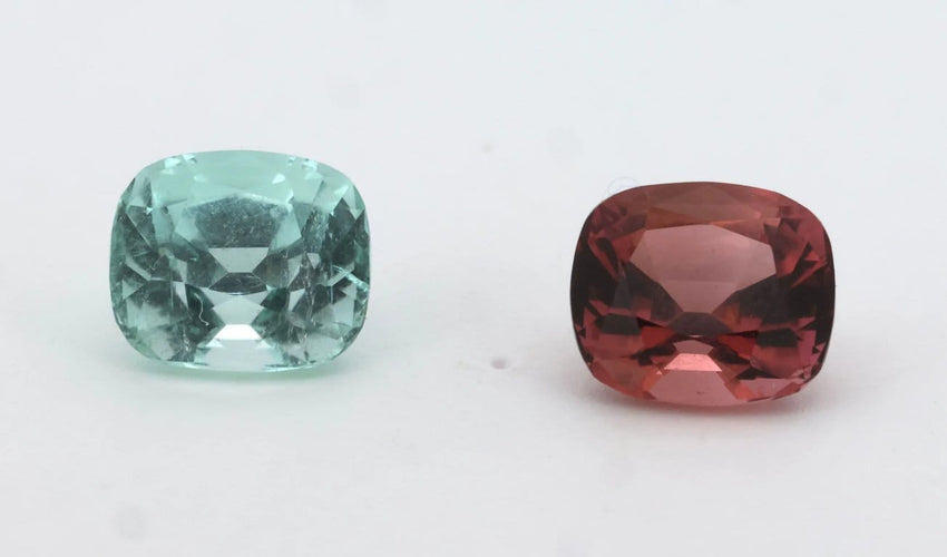 Gemstone Paire de tourmalines bleu lagon et rubellites coussin 3,05 ct 58 Facettes 205