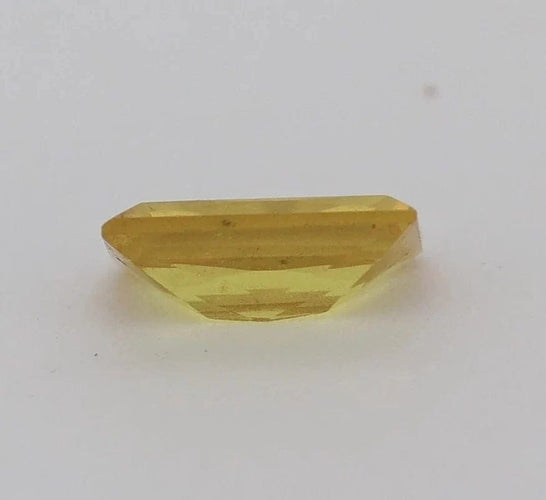 Gemstone Saphir jaune non chauffé 0,47 ct taille rectangle 58 Facettes 158