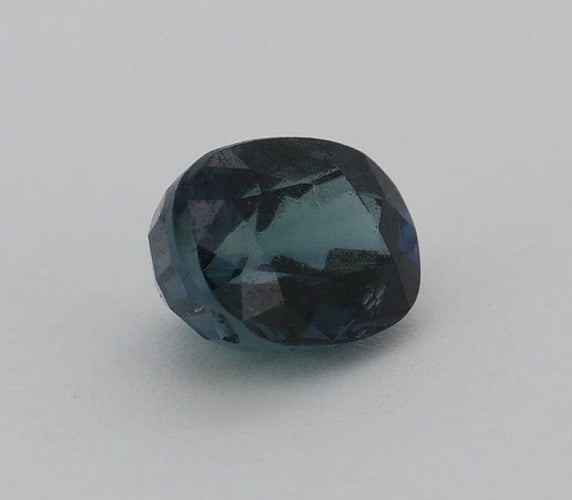 Gemstone Saphir bleu naturel 1,04 ct taille ovale 58 Facettes 104