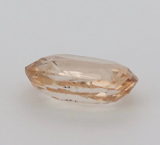 Gemstone Saphir orange non chauffé ovale 2,70 ct avec certificat CGL 58 Facettes 95