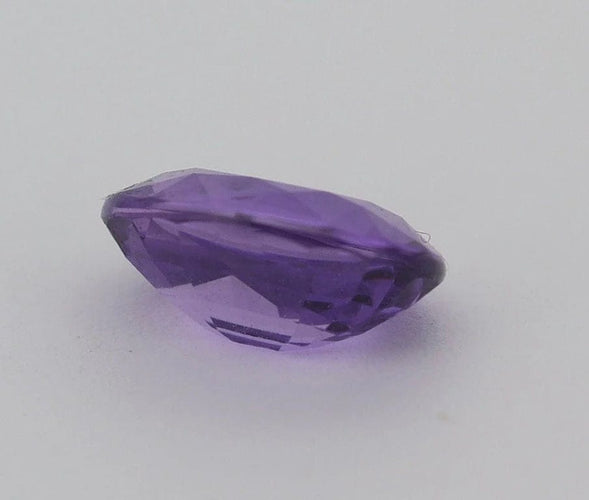 Gemstone Saphir violet non chauffé non traité 1,96 ct ovale 58 Facettes 440