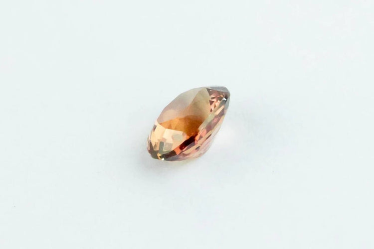 Gemstone Saphir padparadscha ovale naturel 1,19 ct avec certificat Precious 58 Facettes 443