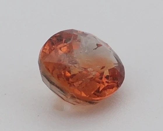 Gemstone Saphir padparadscha naturel ovale 0,46 ct avec certificat 58 Facettes 445