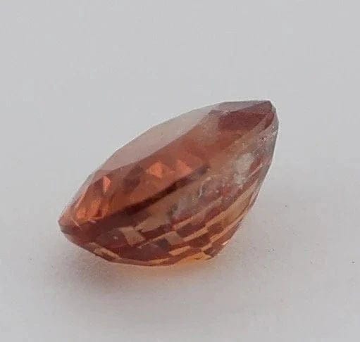 Gemstone Saphir padparadscha naturel ovale 0,46 ct avec certificat 58 Facettes 445