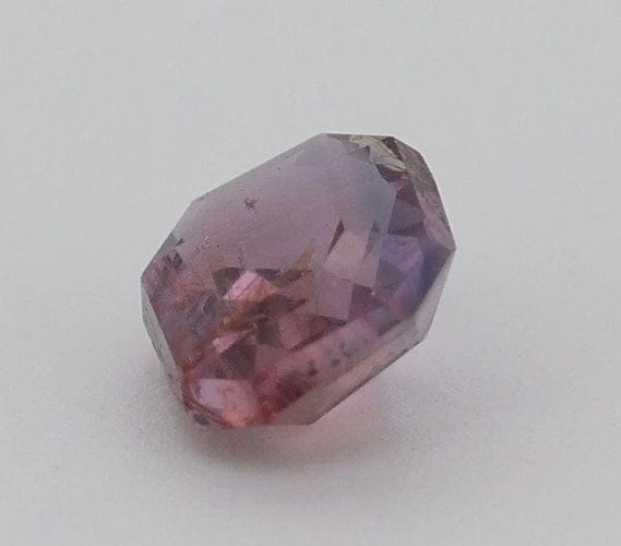 Gemstone Saphir padparadscha 0,87 ct non chauffé avec certificat CGL 58 Facettes 454