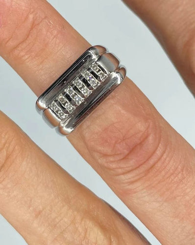 Bague 55 Bague chevalière homme en or blanc 750 avec diamants 58 Facettes