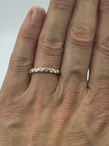 Bague 52 Demi-alliance - Bague en or jaune 750 et diamants 58 Facettes