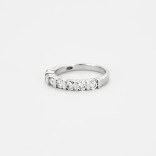 Bague 54 Alliance demi-tour en or blanc 750 et diamants 58 Facettes